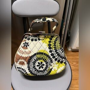 Vera Bradley kiss lock Quilted Handbag with Floral pattern EUC